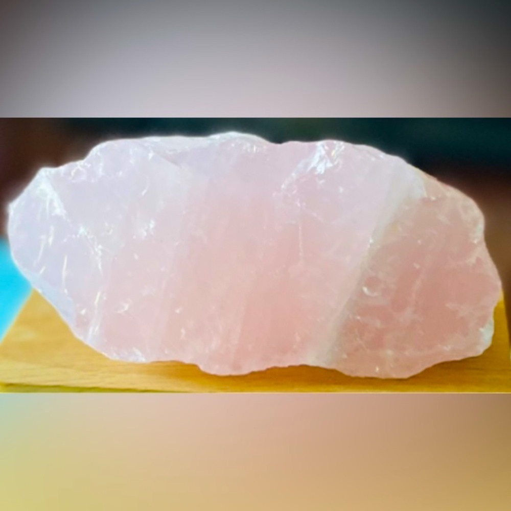 LARGE PINK CRYSTAL/STONE NWOT